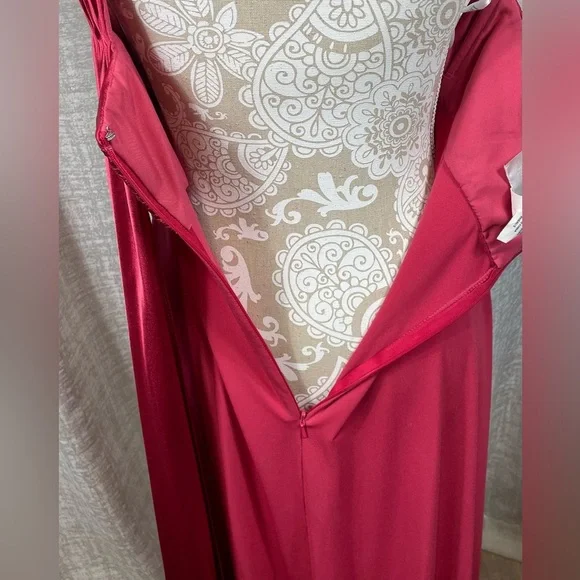 David’s Bridal One-Shoulder Gown Sz 12 – Rose Red - Picture 7 of 7